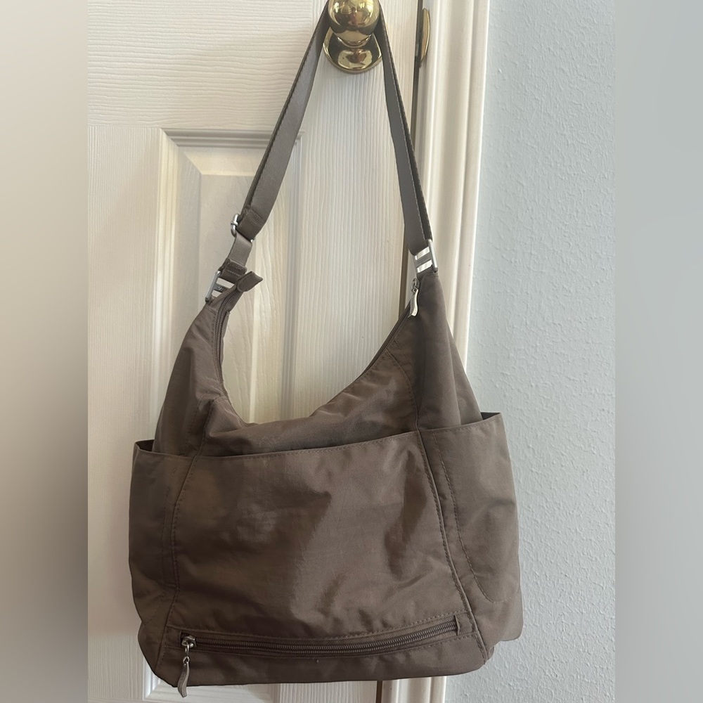 Beautiful condition Bagallini purse